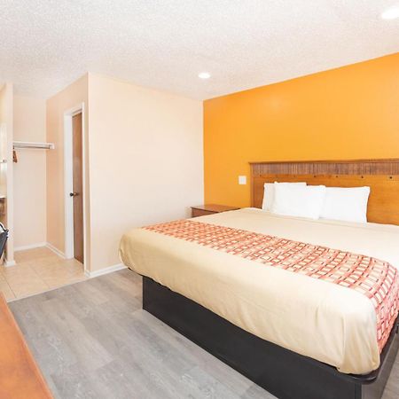 Regency Inn Hondo Eksteriør bilde