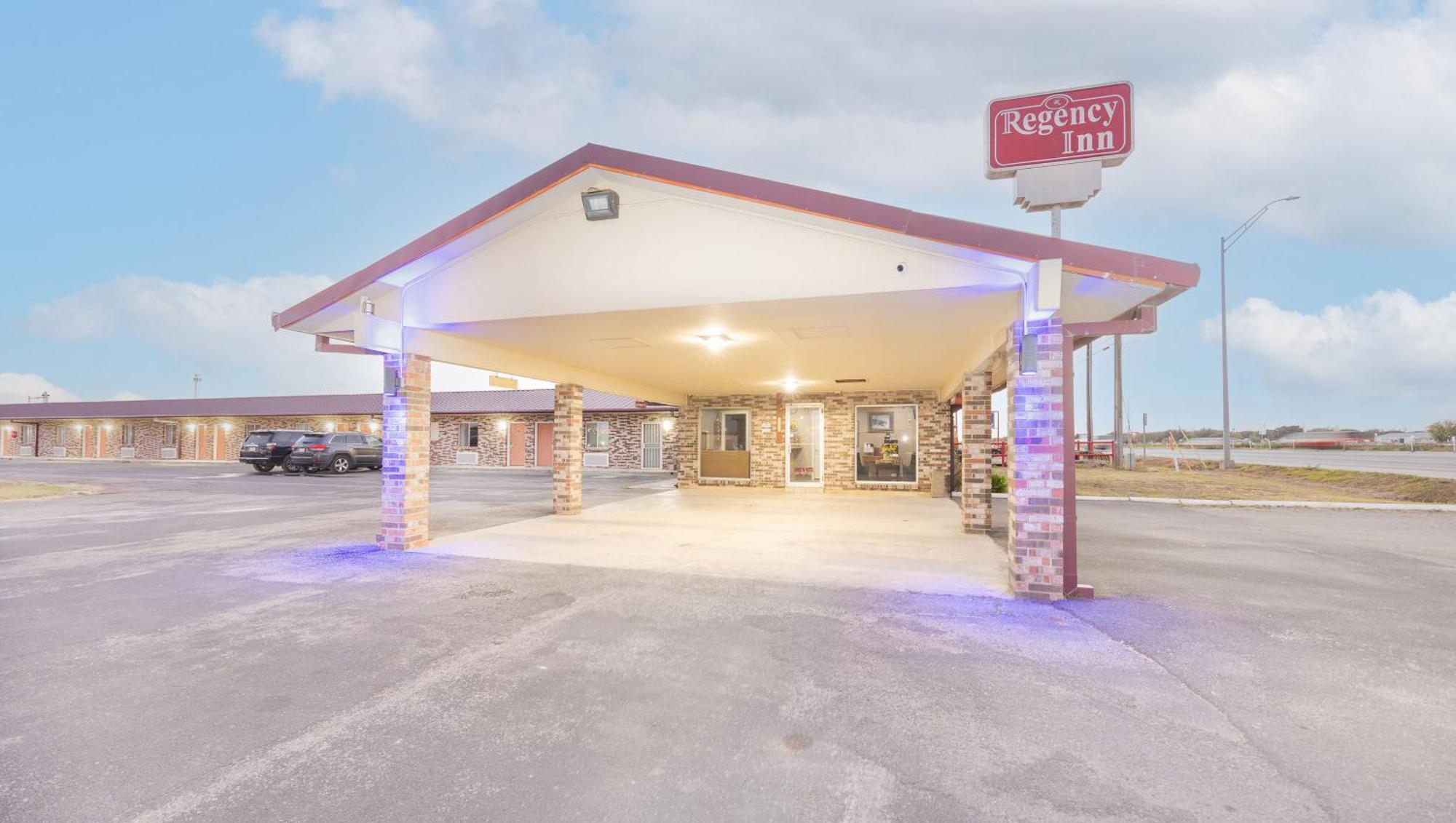 Regency Inn Hondo Eksteriør bilde