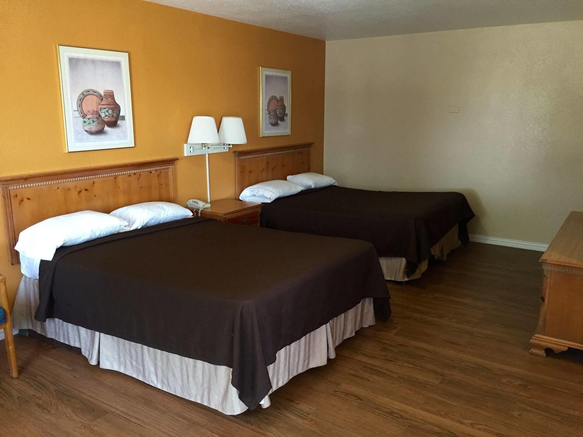Regency Inn Hondo Eksteriør bilde